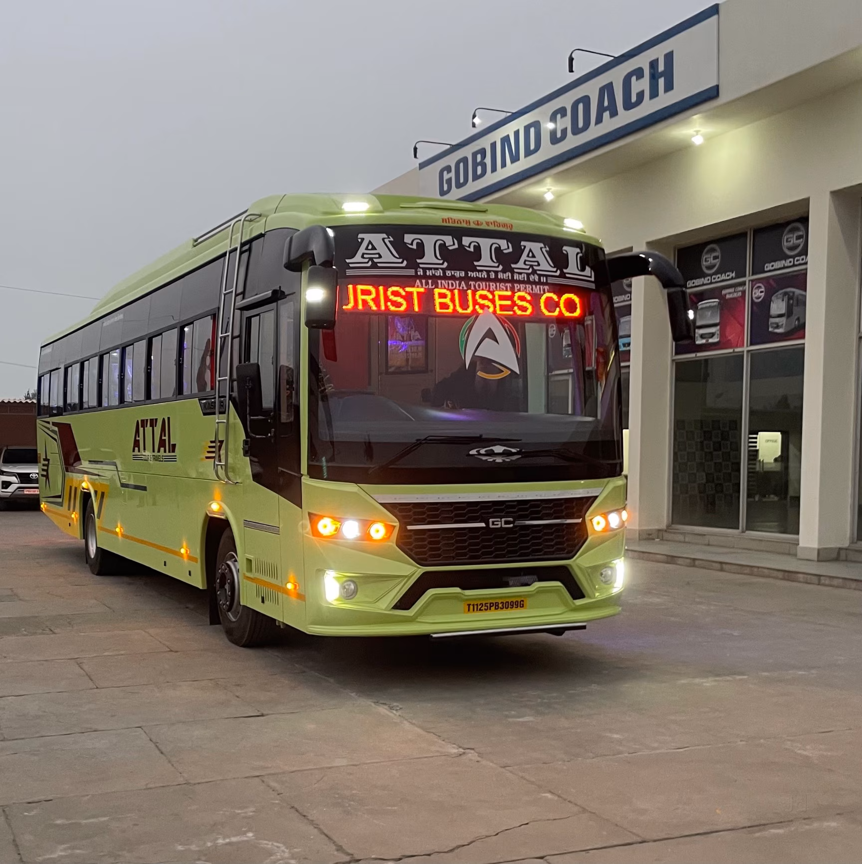 Mini Bus